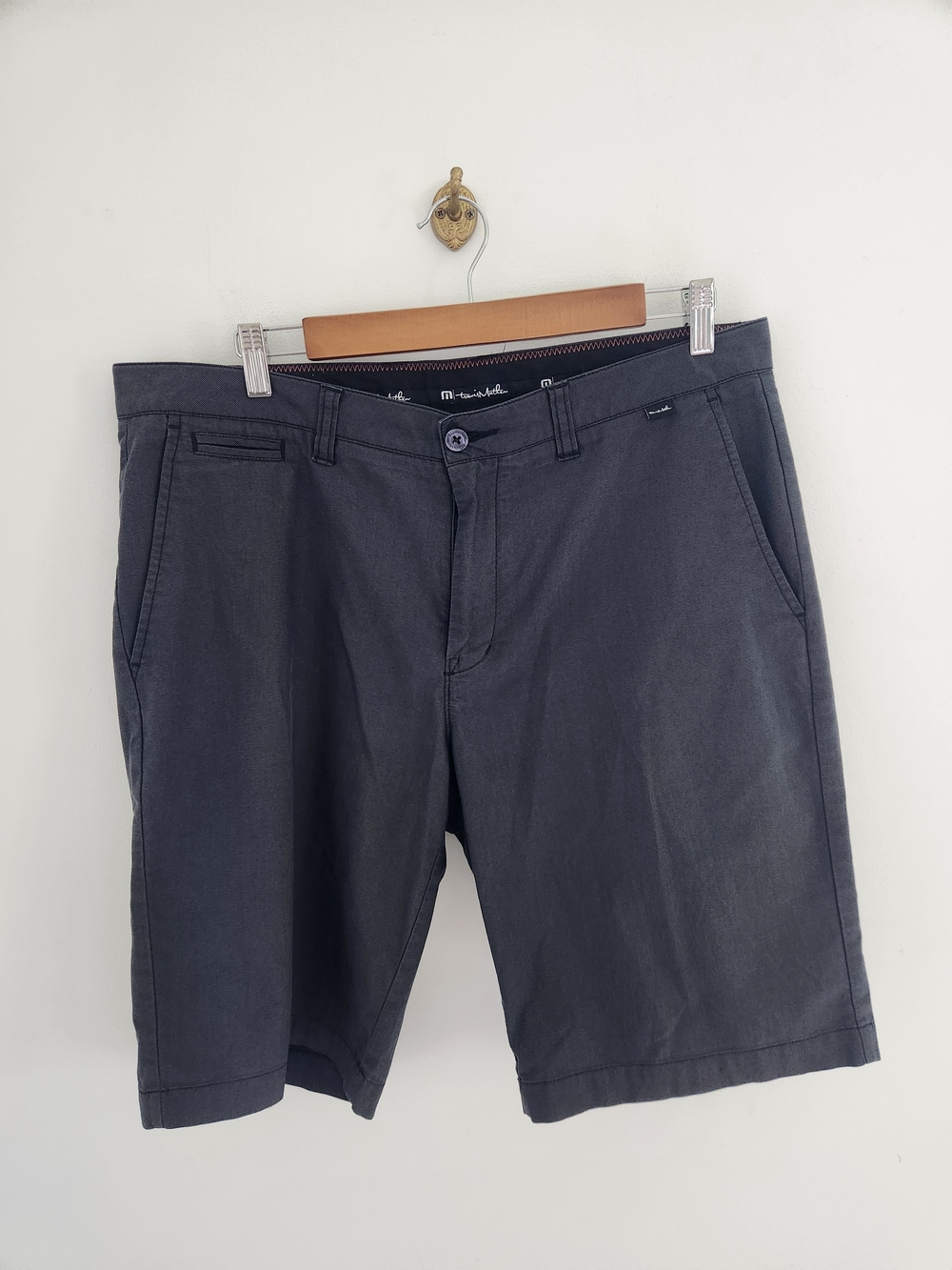 Travis Mathew Charcoal Gray Flat Front Chino Shorts Size 36